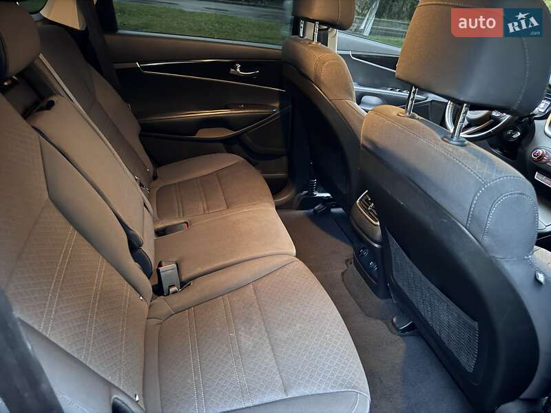 Внедорожник / Кроссовер Kia Sorento 2016 в Ровно фото 43 Внедорожник / Кроссовер Kia Sorento 2016 в Ровно