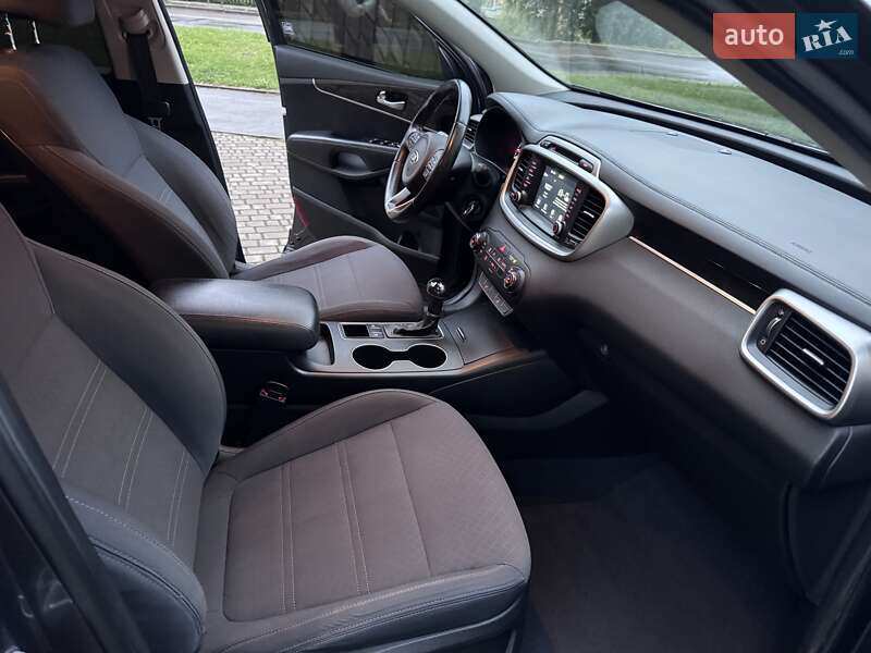 Внедорожник / Кроссовер Kia Sorento 2016 в Ровно фото 51 Внедорожник / Кроссовер Kia Sorento 2016 в Ровно
