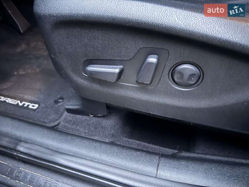 Внедорожник / Кроссовер Kia Sorento 2016 в Ровно фото 57 Внедорожник / Кроссовер Kia Sorento 2016 в Ровно