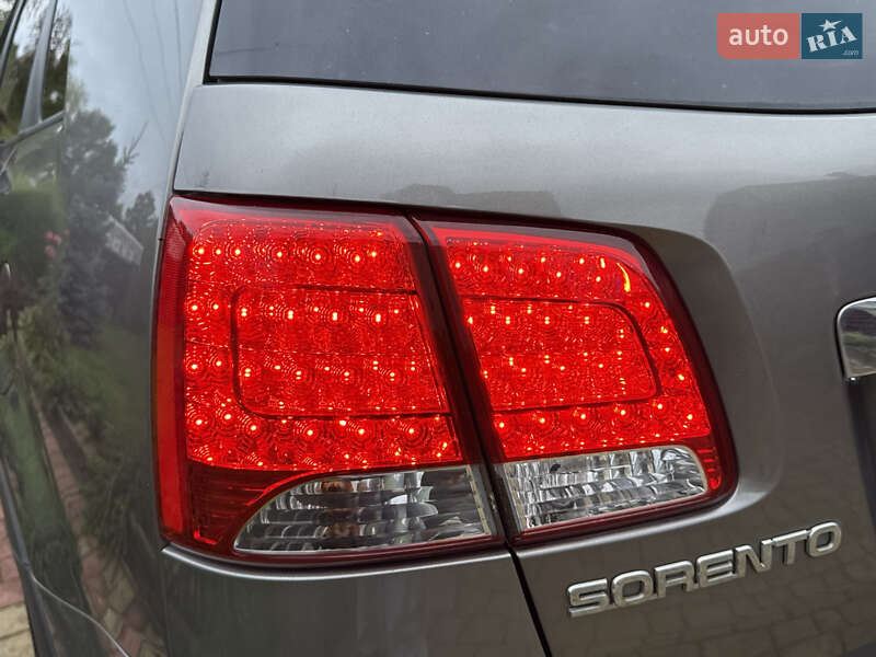 Внедорожник / Кроссовер Kia Sorento 2010 в 