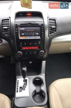 Внедорожник / Кроссовер Kia Sorento 2012 в 