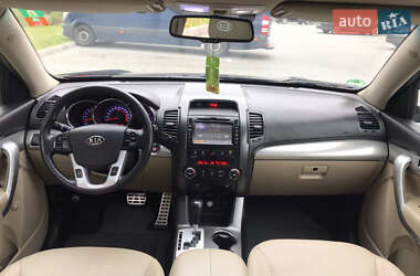 Внедорожник / Кроссовер Kia Sorento 2012 в 