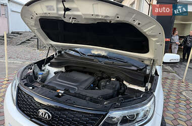Внедорожник / Кроссовер Kia Sorento 2014 в 