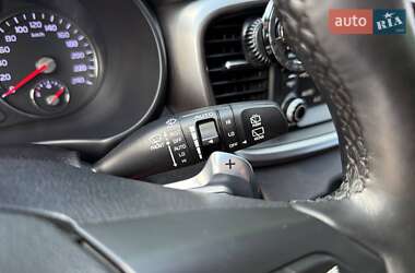 Позашляховик / Кросовер Kia Sorento 2017 в 