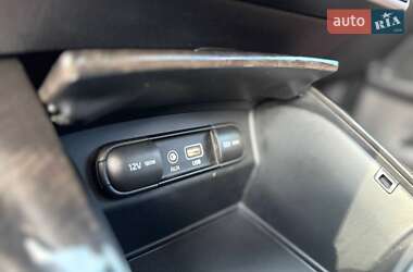 Позашляховик / Кросовер Kia Sorento 2017 в 