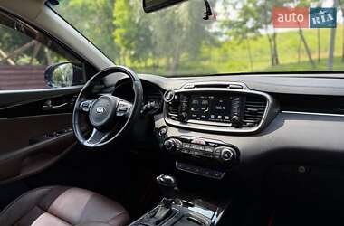 Позашляховик / Кросовер Kia Sorento 2017 в 