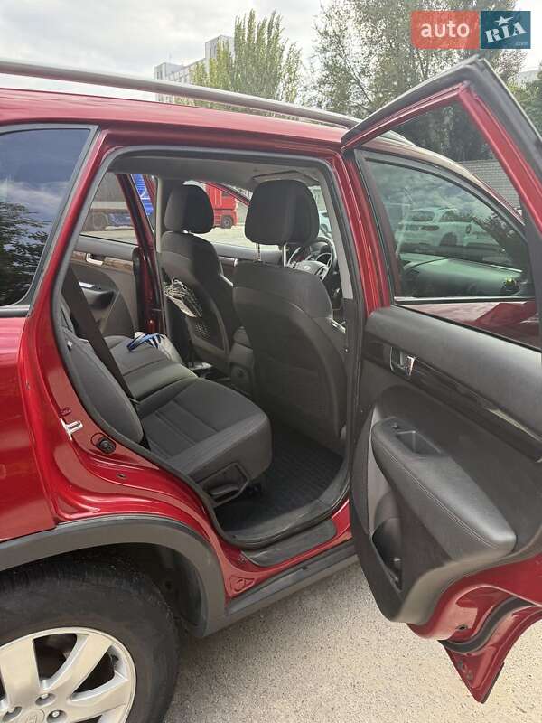 Внедорожник / Кроссовер Kia Sorento 2010 в Днепре