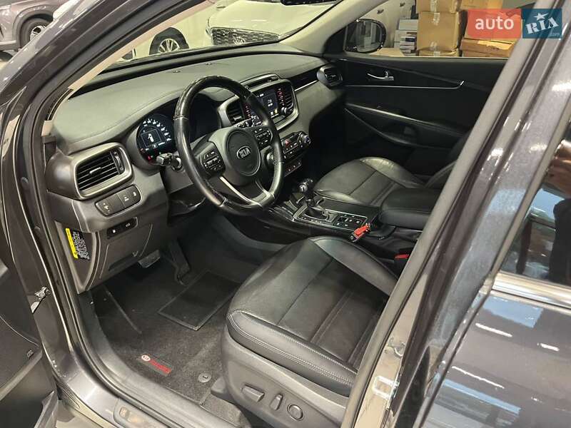 Внедорожник / Кроссовер Kia Sorento 2015 в Одессе