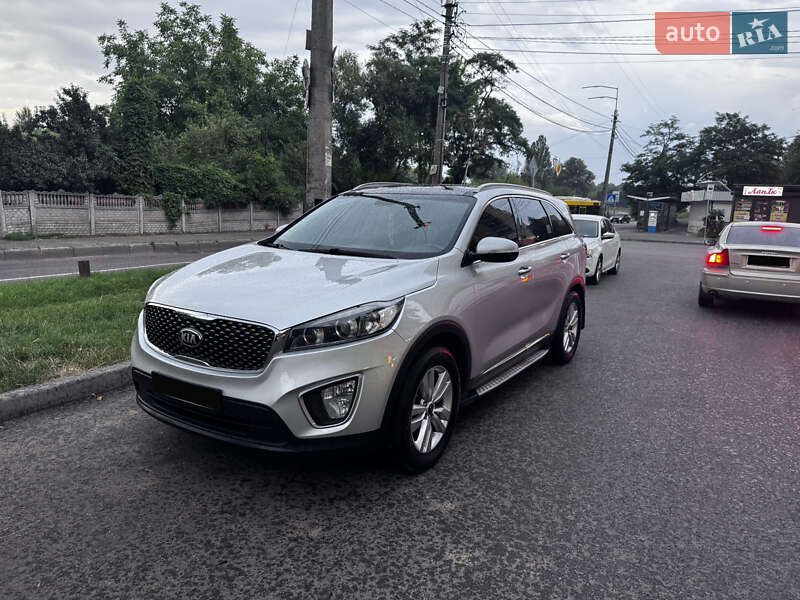 Позашляховик / Кросовер Kia Sorento 2015 в 