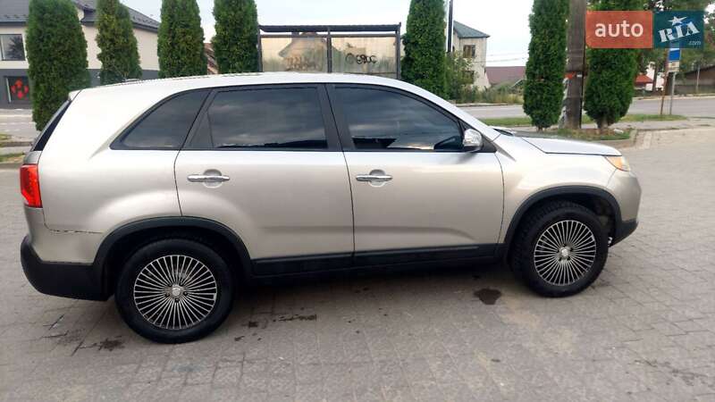 Позашляховик / Кросовер Kia Sorento 2012 в Львові