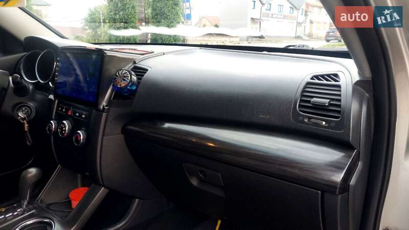 Позашляховик / Кросовер Kia Sorento 2012 в Львові