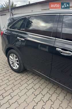 Позашляховик / Кросовер Kia Sorento 2016 в 