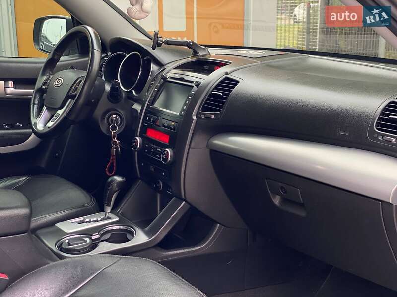 Внедорожник / Кроссовер Kia Sorento 2011 в Днепре