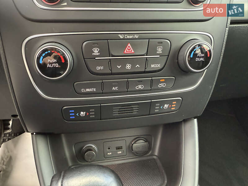 Внедорожник / Кроссовер Kia Sorento 2013 в Ровно