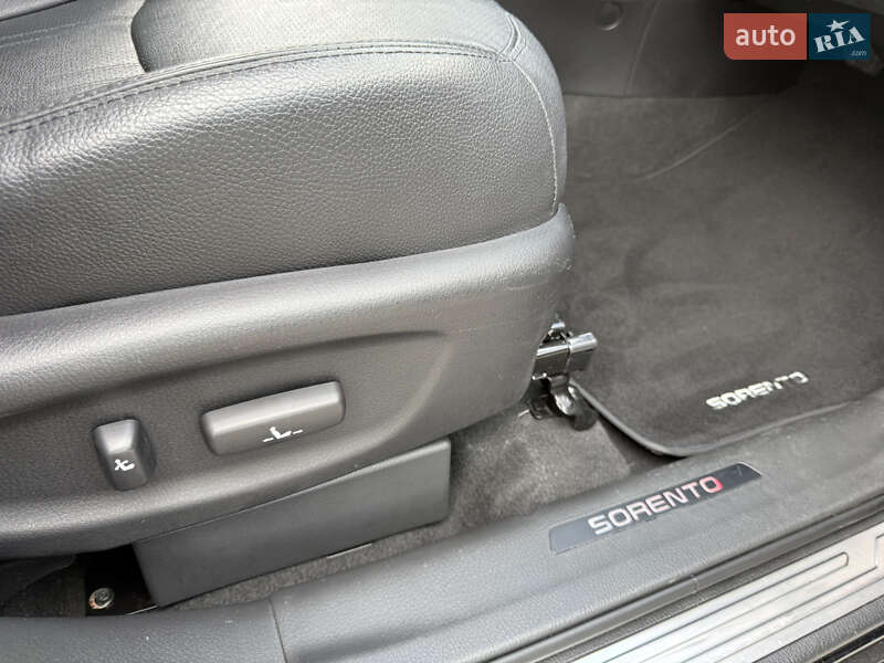 Внедорожник / Кроссовер Kia Sorento 2013 в Ровно