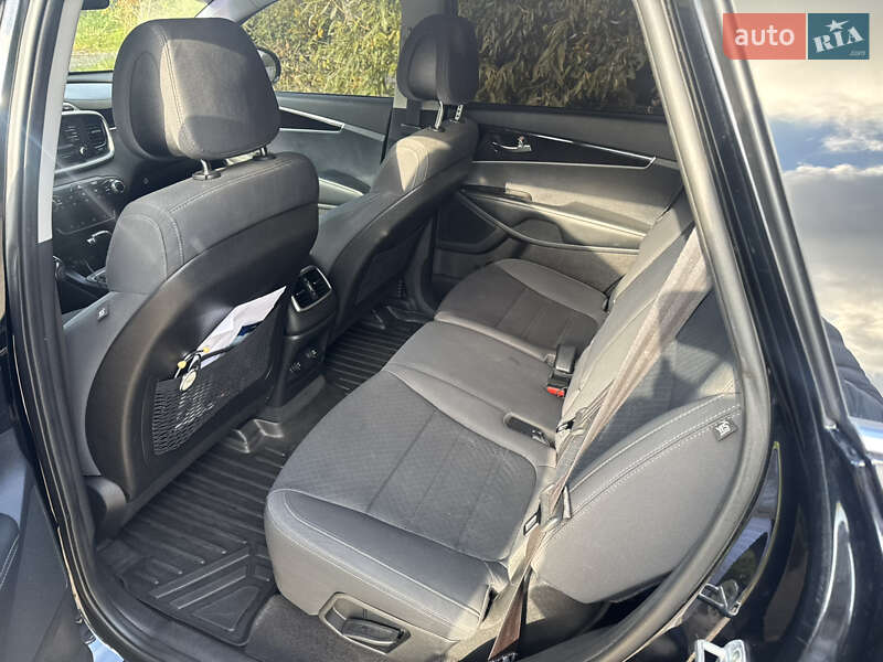 Позашляховик / Кросовер Kia Sorento 2015 в Львові
