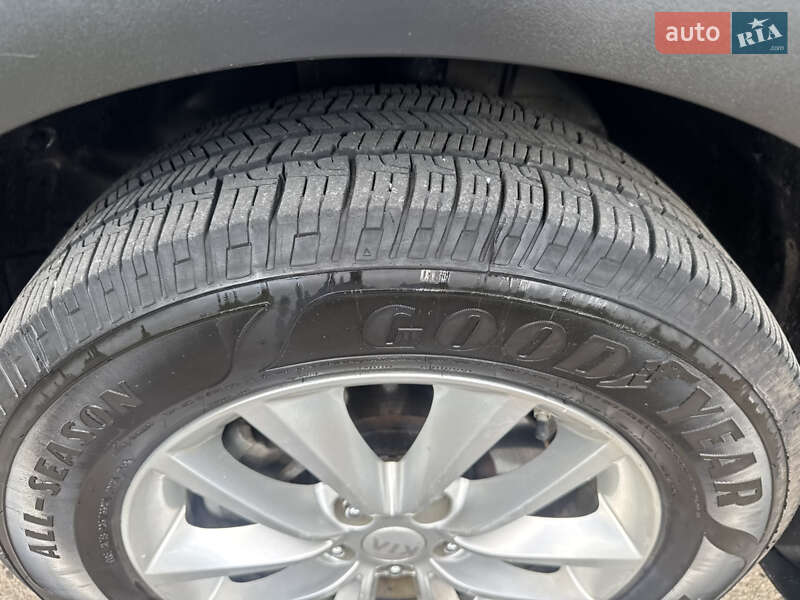 Позашляховик / Кросовер Kia Sorento 2015 в Львові