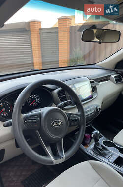 Позашляховик / Кросовер Kia Sorento 2015 в 