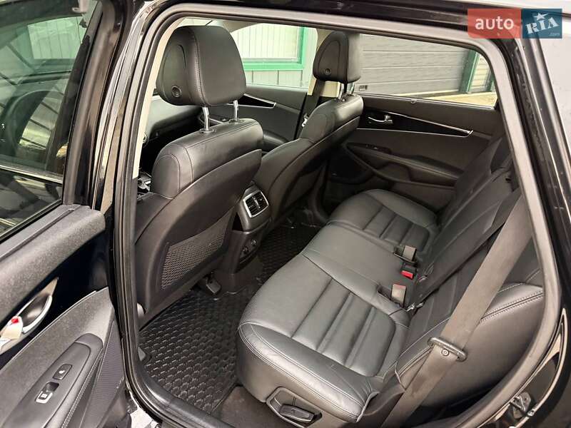 Внедорожник / Кроссовер Kia Sorento 2016 в Ивано-Франковске