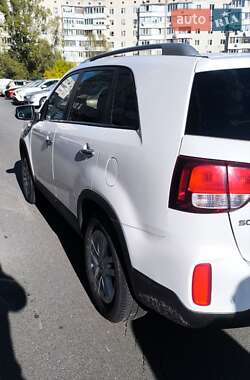Позашляховик / Кросовер Kia Sorento 2013 в  фото 6 Позашляховик / Кросовер Kia Sorento 2013 в