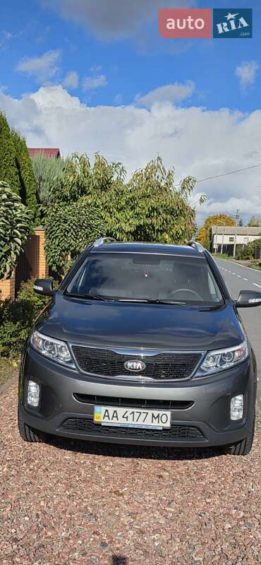 Позашляховик / Кросовер Kia Sorento 2013 в 