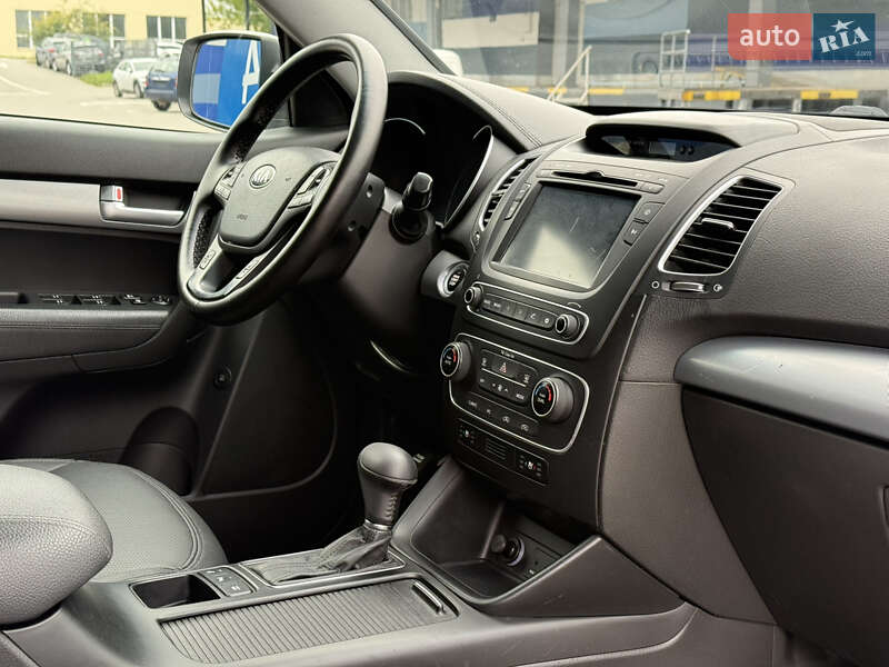 Внедорожник / Кроссовер Kia Sorento 2015 в Ровно