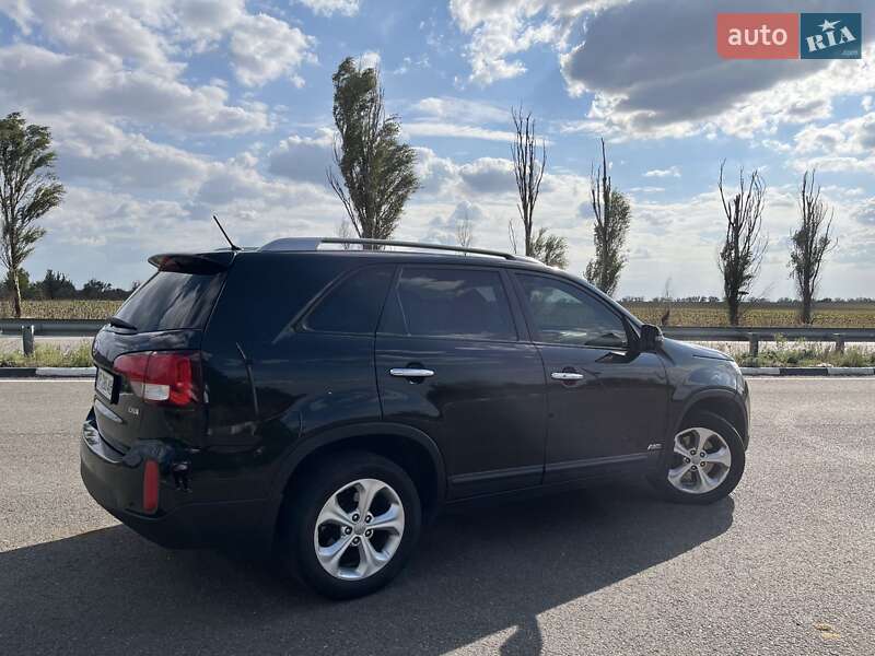Внедорожник / Кроссовер Kia Sorento 2013 в Новониколаевке фото 4 Внедорожник / Кроссовер Kia Sorento 2013 в Новониколаевке