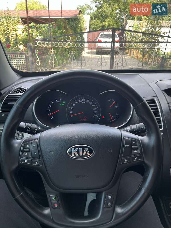 Внедорожник / Кроссовер Kia Sorento 2013 в Новониколаевке фото 14 Внедорожник / Кроссовер Kia Sorento 2013 в Новониколаевке