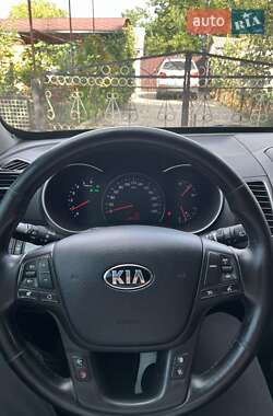 Позашляховик / Кросовер Kia Sorento 2013 в 