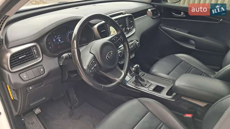Позашляховик / Кросовер Kia Sorento 2015 в Києві фото 15 Позашляховик / Кросовер Kia Sorento 2015 в Києві