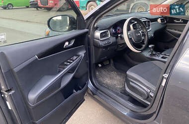 Внедорожник / Кроссовер Kia Sorento 2019 в 