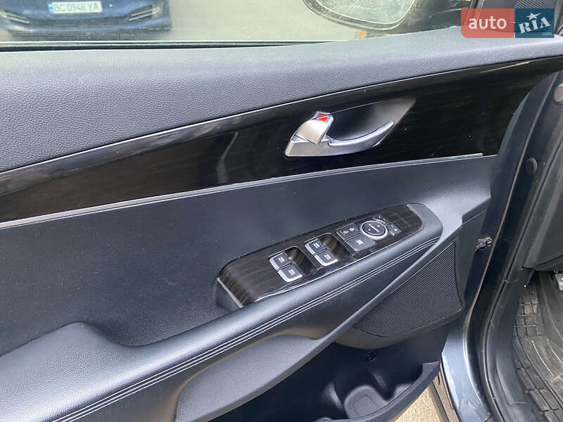 Внедорожник / Кроссовер Kia Sorento 2019 в Самборе фото 37 Внедорожник / Кроссовер Kia Sorento 2019 в Самборе