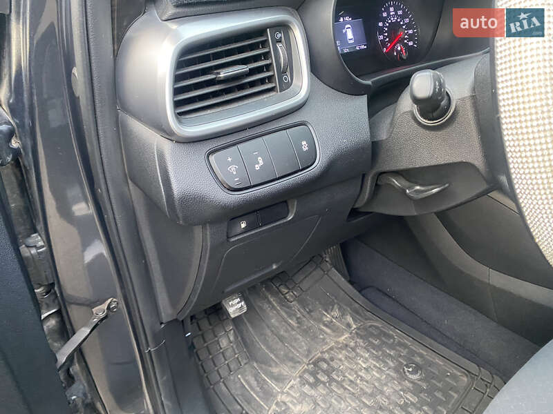 Внедорожник / Кроссовер Kia Sorento 2019 в Самборе фото 45 Внедорожник / Кроссовер Kia Sorento 2019 в Самборе