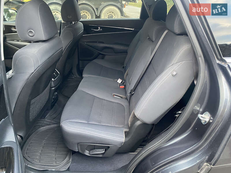 Внедорожник / Кроссовер Kia Sorento 2019 в Самборе фото 48 Внедорожник / Кроссовер Kia Sorento 2019 в Самборе