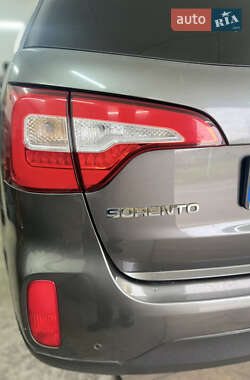 Позашляховик / Кросовер Kia Sorento 2014 в  фото 10 Позашляховик / Кросовер Kia Sorento 2014 в