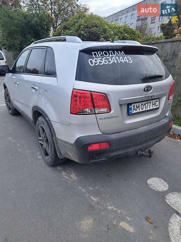 Внедорожник / Кроссовер Kia Sorento 2011 в Звягеле