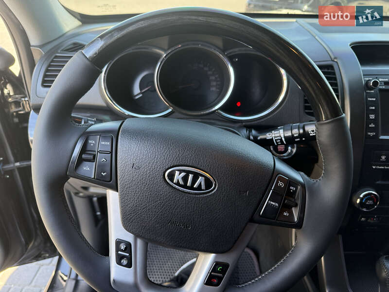 Позашляховик / Кросовер Kia Sorento 2011 в Одесі