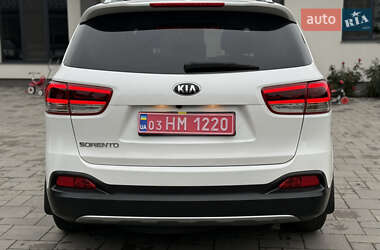 Позашляховик / Кросовер Kia Sorento 2016 в  фото 12 Позашляховик / Кросовер Kia Sorento 2016 в