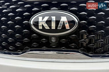 Позашляховик / Кросовер Kia Sorento 2016 в  фото 15 Позашляховик / Кросовер Kia Sorento 2016 в