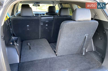 Позашляховик / Кросовер Kia Sorento 2016 в 