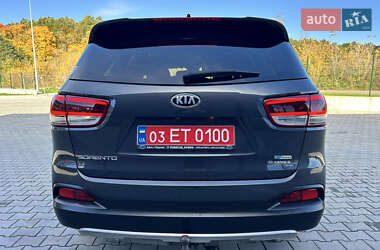 Позашляховик / Кросовер Kia Sorento 2016 в  фото 18 Позашляховик / Кросовер Kia Sorento 2016 в