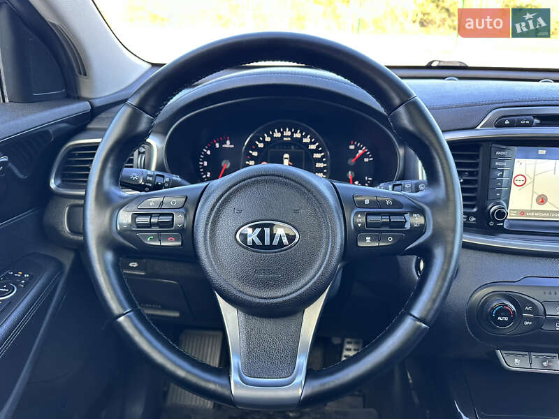 Внедорожник / Кроссовер Kia Sorento 2016 в Дубно