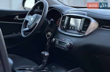 Позашляховик / Кросовер Kia Sorento 2019 в  фото 15 Позашляховик / Кросовер Kia Sorento 2019 в
