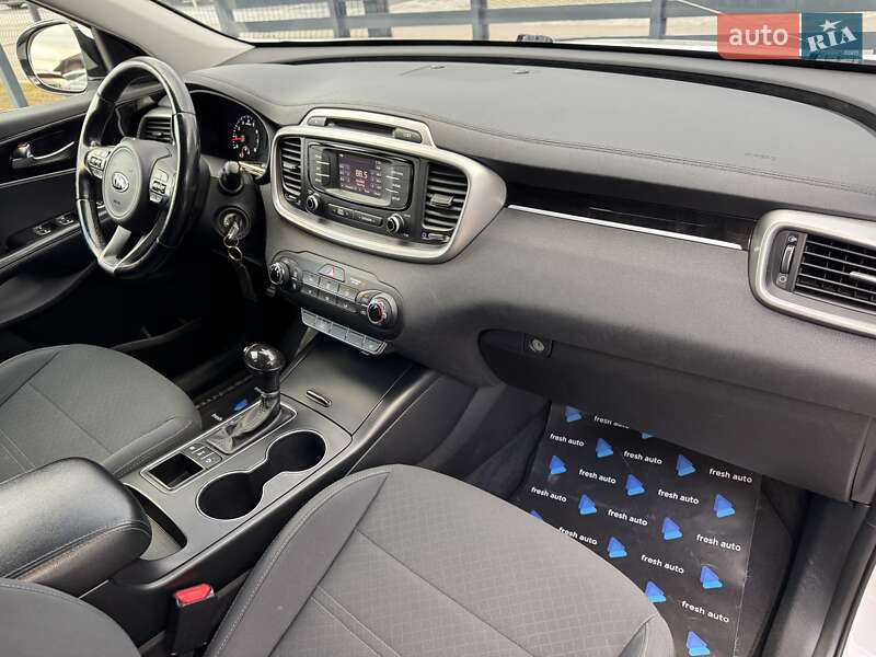 Внедорожник / Кроссовер Kia Sorento 2015 в Ровно фото 34 Внедорожник / Кроссовер Kia Sorento 2015 в Ровно
