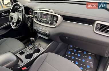 Позашляховик / Кросовер Kia Sorento 2015 в  фото 34 Позашляховик / Кросовер Kia Sorento 2015 в