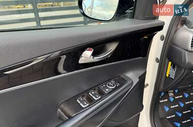 Позашляховик / Кросовер Kia Sorento 2015 в  фото 15 Позашляховик / Кросовер Kia Sorento 2015 в
