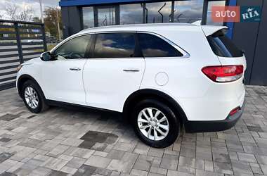 Позашляховик / Кросовер Kia Sorento 2015 в  фото 10 Позашляховик / Кросовер Kia Sorento 2015 в
