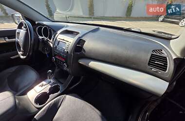 Внедорожник / Кроссовер Kia Sorento 2012 в 
