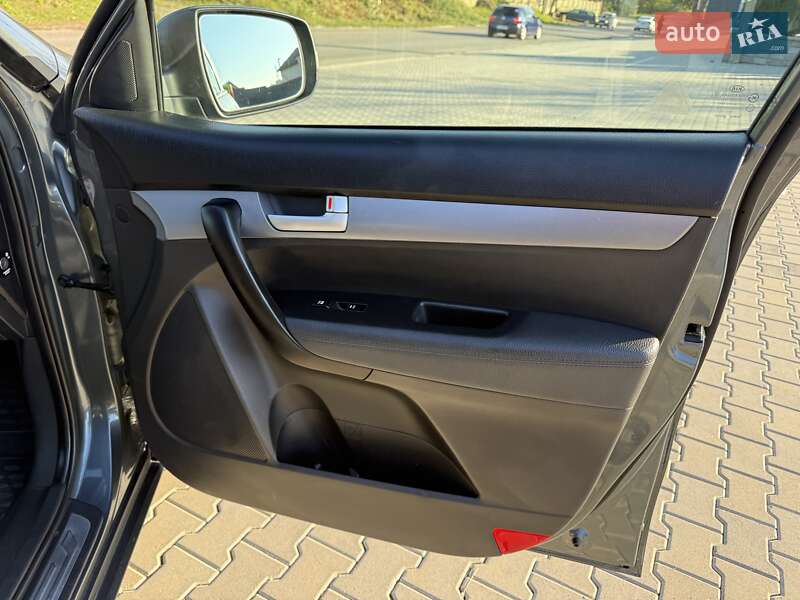 Позашляховик / Кросовер Kia Sorento 2013 в Чернівцях фото 82 Позашляховик / Кросовер Kia Sorento 2013 в Чернівцях