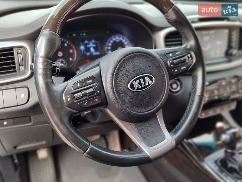 Внедорожник / Кроссовер Kia Sorento 2016 в Одессе фото 11 Внедорожник / Кроссовер Kia Sorento 2016 в Одессе